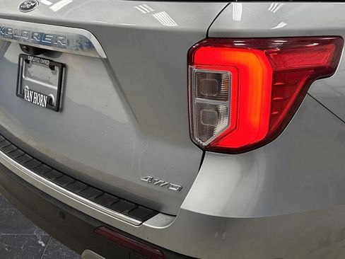 Used 2023 Ford Explorer Limited AWD/4WD image 37