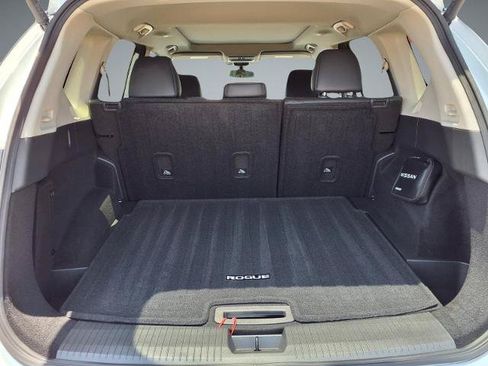 Certified 2025 Nissan Rogue SV w/ SV Premium Package FWD image 12