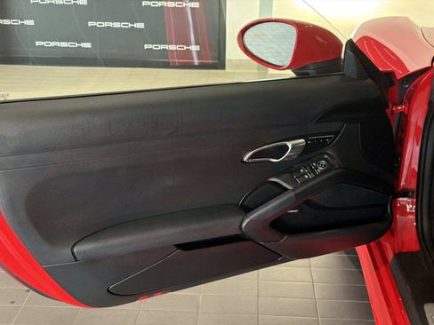 Used 2017 Porsche 718 Boxster RWD image 13