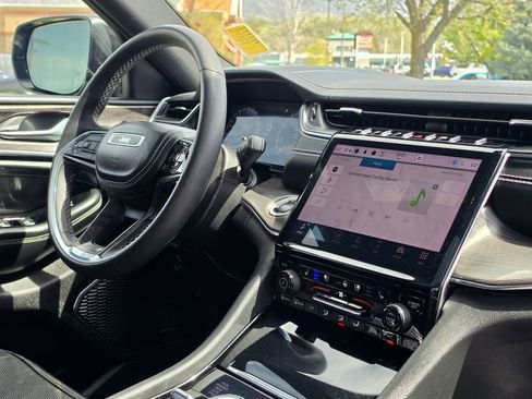 Used 2024 Jeep Grand Cherokee Overland w/ Trailer Tow Package image 20