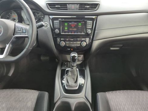 Certified 2019 Nissan Rogue SV w/ Premium Package image 27