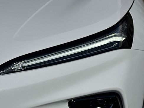 Used 2025 Buick Enclave Preferred w/ Power Package image 6