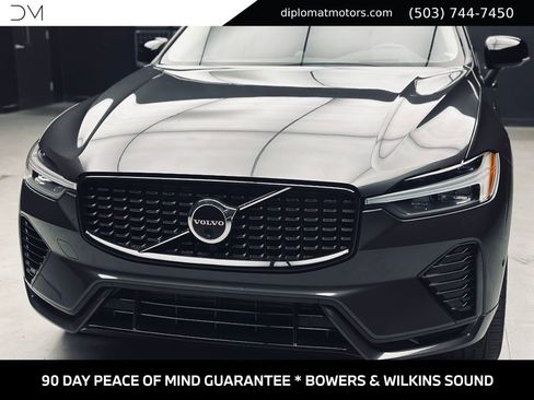 Used 2024 Volvo XC60 T8 Ultimate AWD/4WD image 14