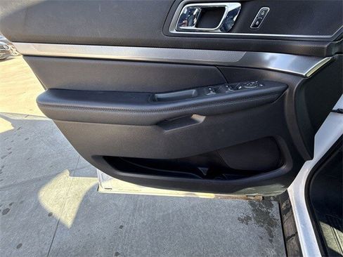Used 2018 Ford Explorer XLT w/ Equipment Group 202A image 13