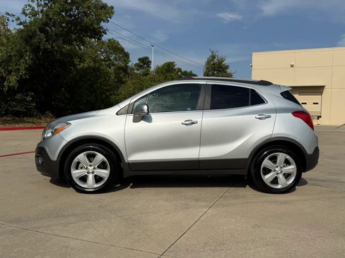 Used 2015 Buick Encore Convenience FWD image 3