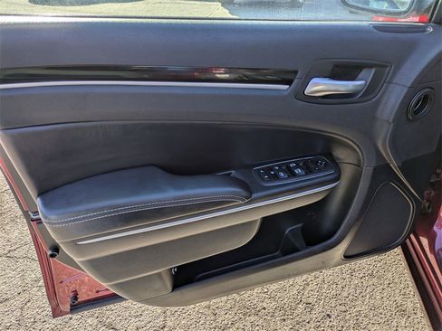 Used 2023 Chrysler 300 S image 11