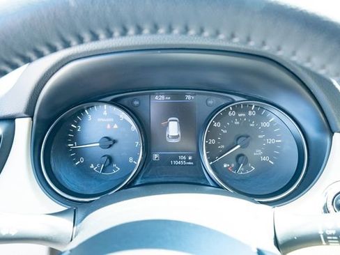Used 2020 Nissan Rogue SV FWD image 20