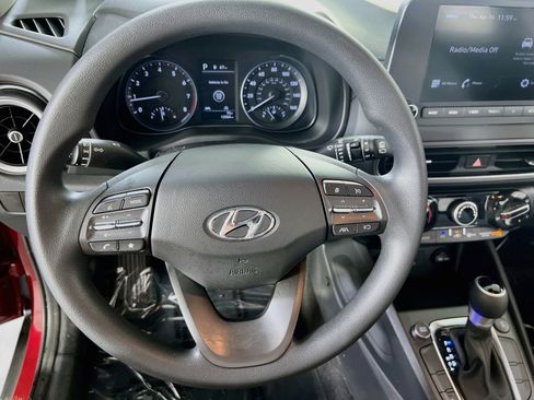 Used 2023 Hyundai Kona SEL image 11