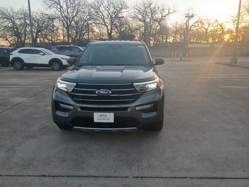 Used 2024 Ford Explorer XLT w/ Equipment Group 202A image 5