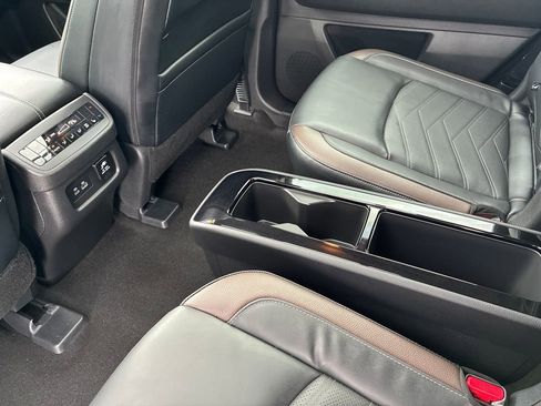 Used 2023 Nissan Pathfinder Platinum AWD/4WD image 19