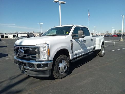 Used 2023 Ford F350 XLT w/ FX4 Off-Road Package image 3