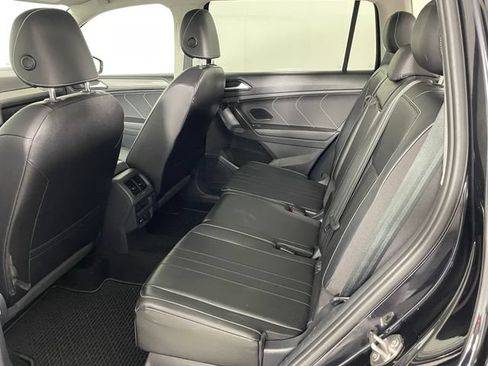Used 2022 Volkswagen Tiguan SE AWD/4WD image 18