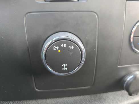 Used 2014 Chevrolet Silverado 2500 LT w/ Interior Plus Package image 19