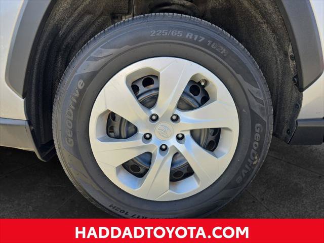 Certified 2021 Toyota RAV4 LE w/ Carpet Mat Package (TMS) AWD/4WD image 16