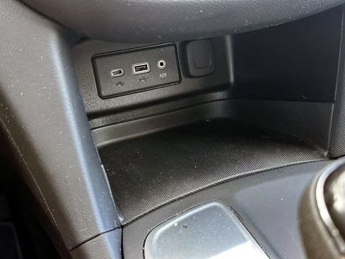 Used 2021 Chevrolet Equinox LT FWD image 25