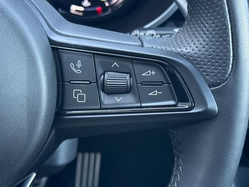 Used 2024 Alfa Romeo Stelvio Sprint image 27