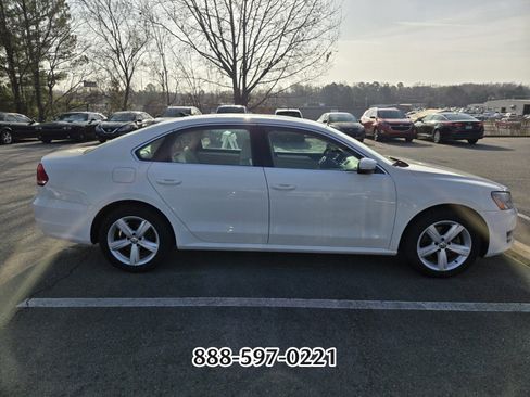 Used 2013 Volkswagen Passat TDI SE image 3