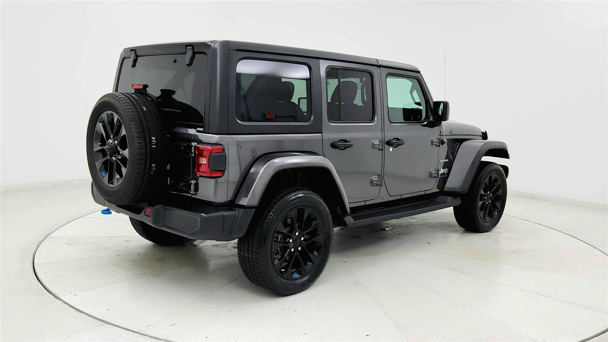 Used 2023 Jeep Wrangler Unlimited Sahara AWD/4WD image 5