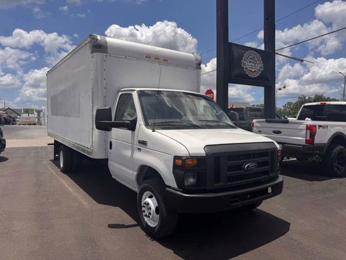 Used 2014 Ford E-350 and Econoline 350 Super Duty image 1