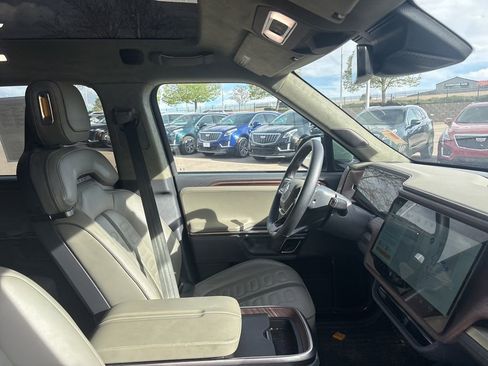 Used 2024 Rivian R1S Adventure AWD/4WD image 26