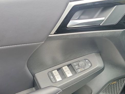 New 2025 Mitsubishi Outlander SE image 22