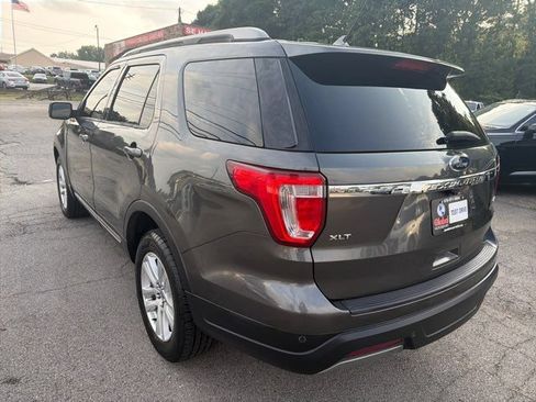 Used 2019 Ford Explorer XLT w/ Equipment Group 201A AWD/4WD image 9
