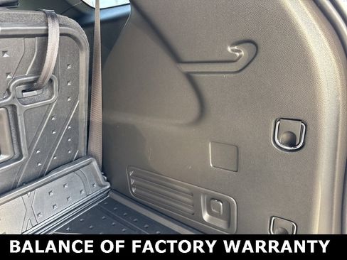 Used 2023 Chevrolet Traverse LT image 49