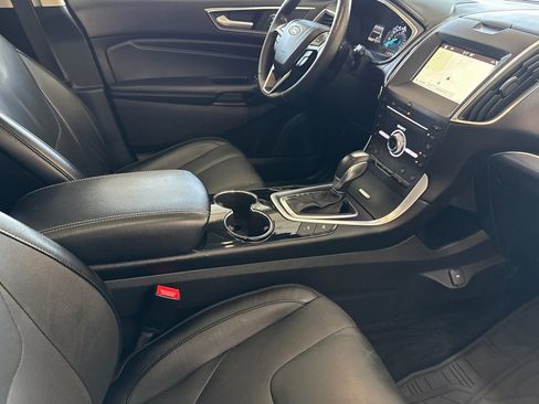Used 2018 Ford Edge Titanium w/ Equipment Group 302A AWD/4WD image 15