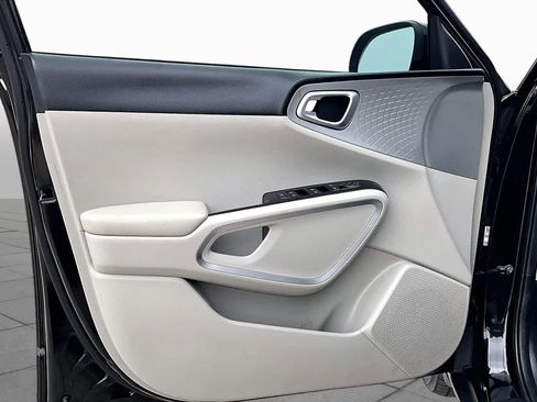 Used 2020 Kia Soul LX FWD image 21