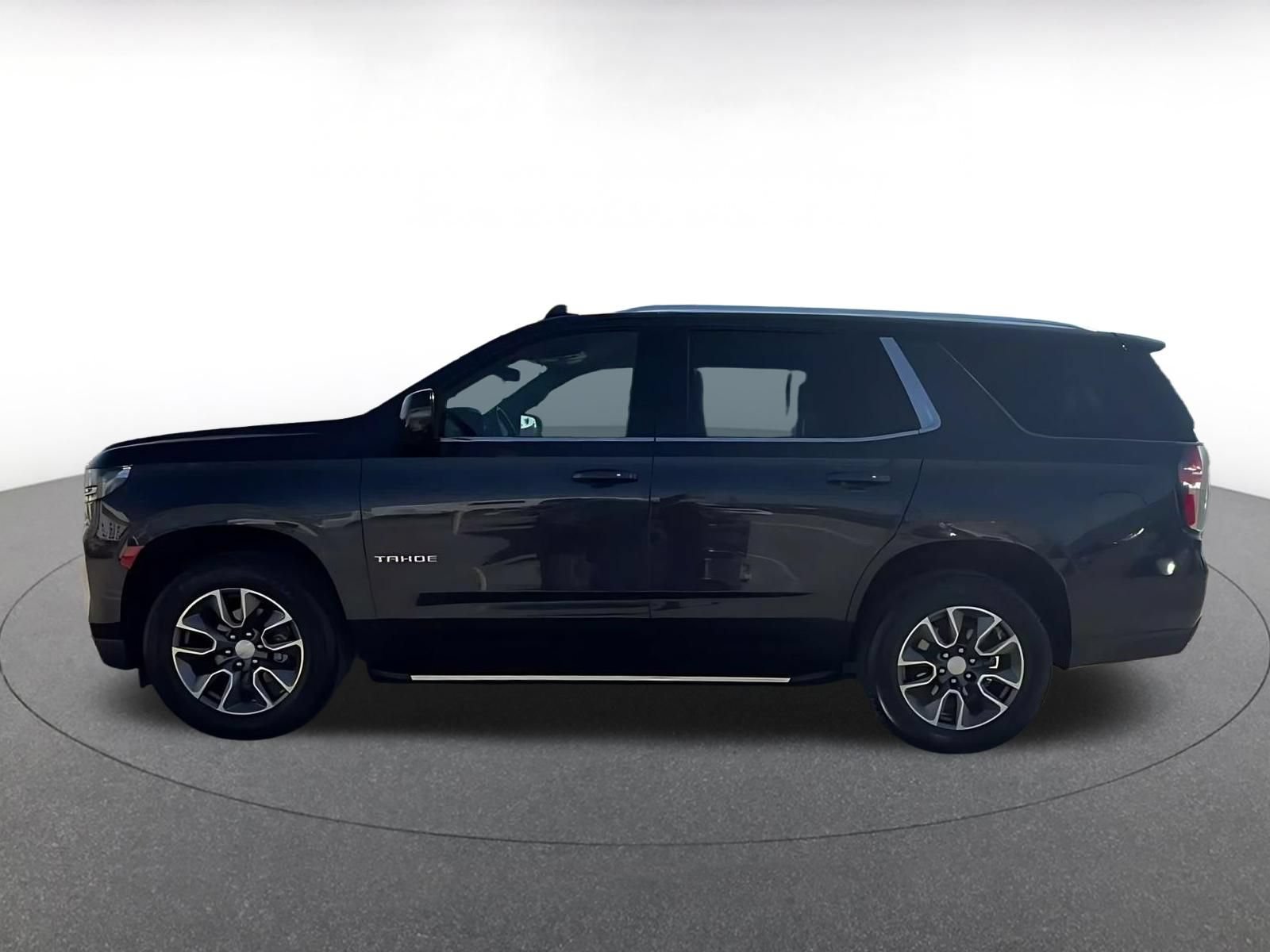 Used 2024 Chevrolet Tahoe LT w/ Luxury Package RWD image 8