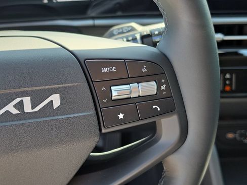 New 2026 Kia Sportage LX FWD image 30