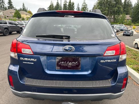 Used 2011 Subaru Outback 2.5i Premium AWD/4WD image 5