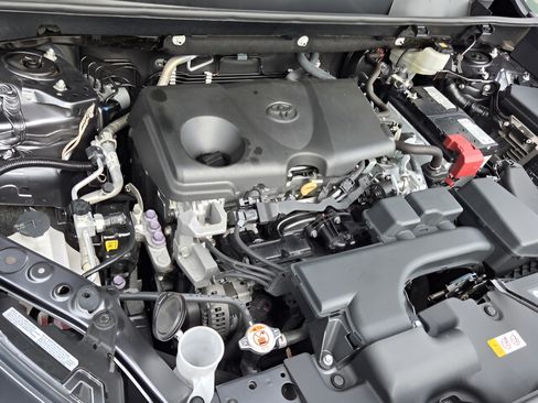 Used 2023 Toyota RAV4 XLE w/ Convenience Package FWD image 18