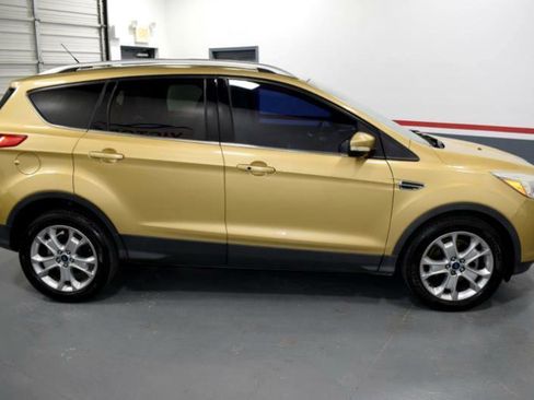 Used 2015 Ford Escape Titanium image 8