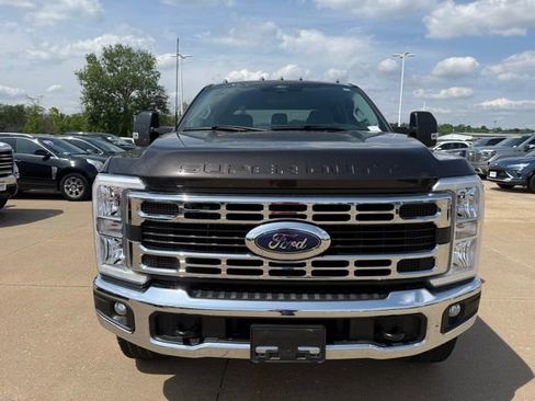 Used 2024 Ford F250 XLT AWD/4WD image 9