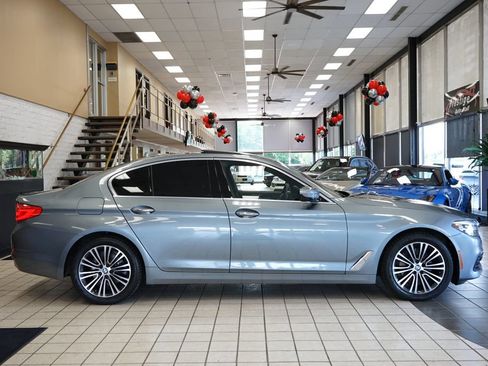 Used 2018 BMW 530i xDrive AWD/4WD image 19