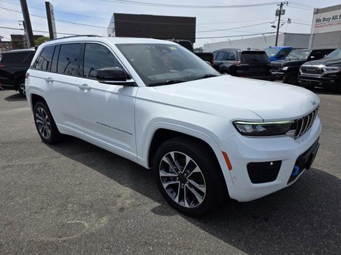 Used 2023 Jeep Grand Cherokee Overland AWD/4WD image 1