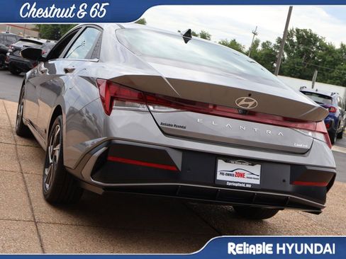 Certified 2024 Hyundai Elantra Limited FWD image 4
