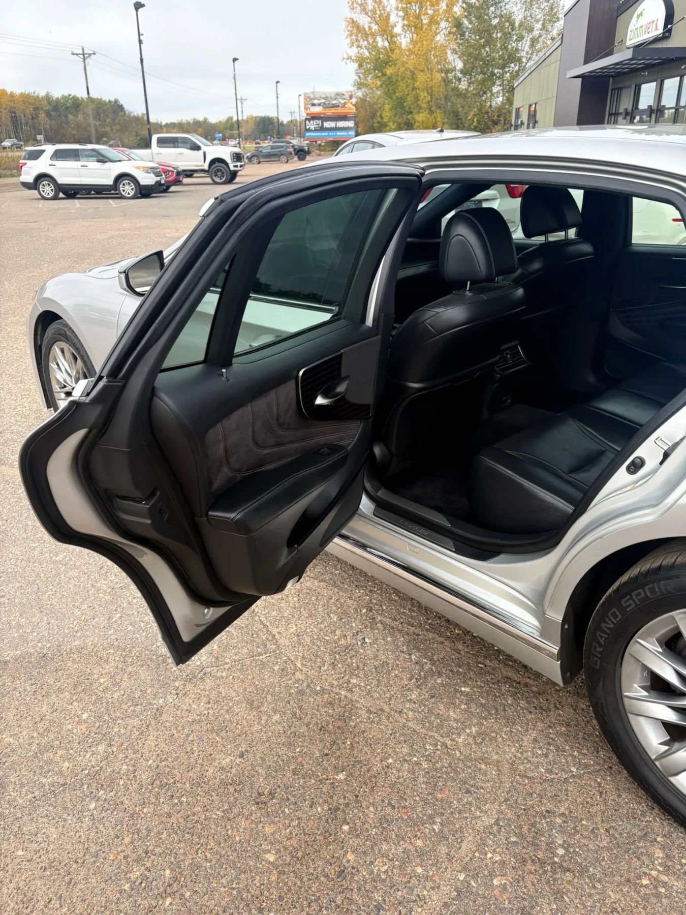 Used 2018 Lexus LS 500h AWD w/ Accessory Package (Z1) image 16