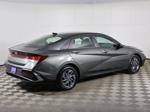 Used 2024 Hyundai Elantra SEL image 9