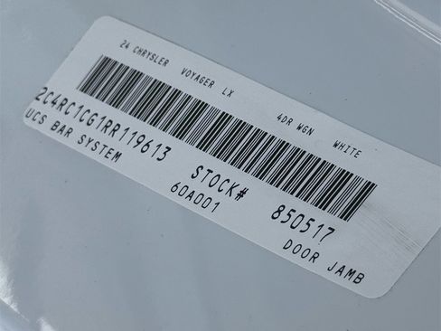 Used 2024 Chrysler Voyager LX image 31