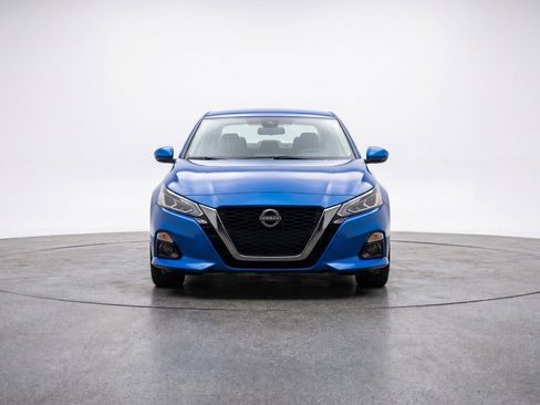 Used 2025 Nissan Altima 2.5 SV image 1