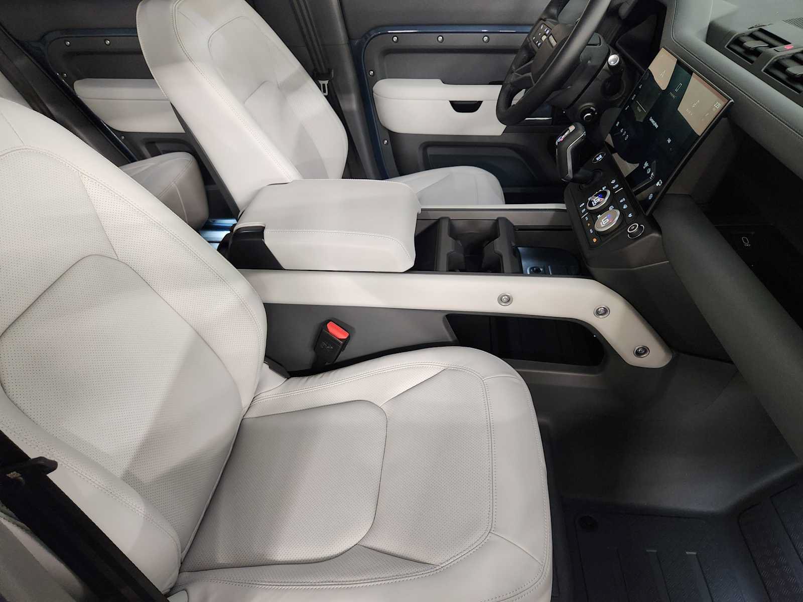 New 2026 Land Rover Defender 110 S AWD/4WD image 3