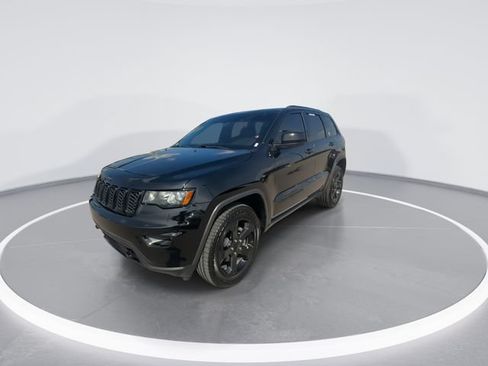 Used 2019 Jeep Grand Cherokee Laredo AWD/4WD image 4