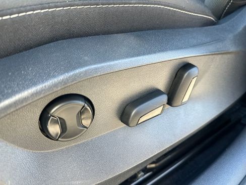 Certified 2022 Volkswagen Taos SE AWD/4WD image 4