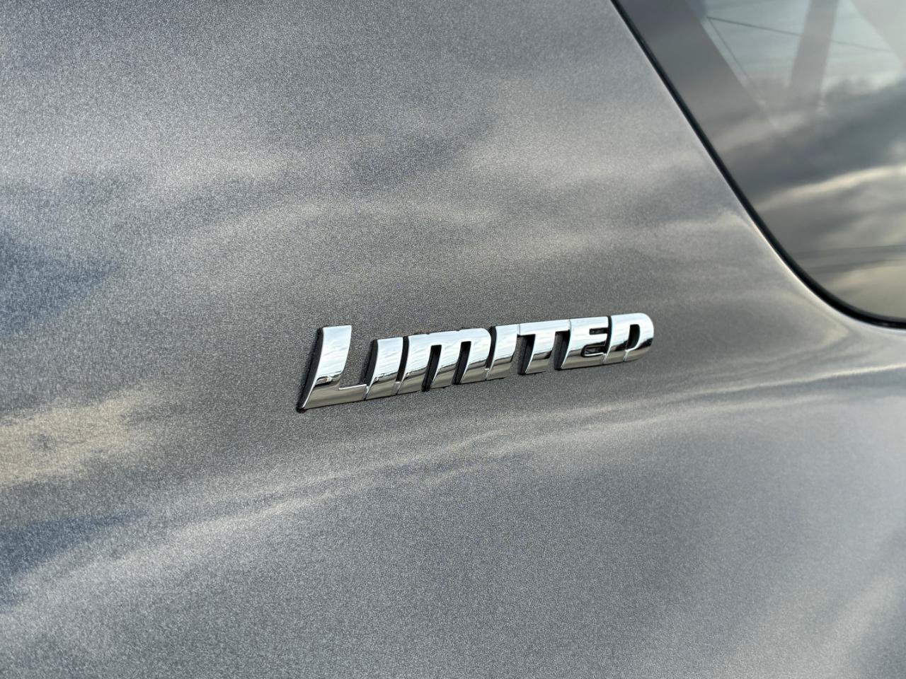 Used 2019 Toyota 4Runner Limited AWD/4WD image 32