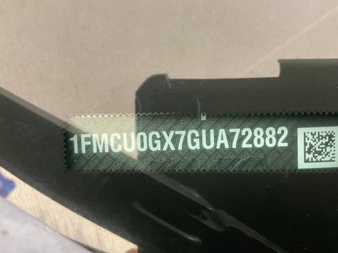 Used 2016 Ford Escape SE w/ Equipment Group 201A FWD image 26