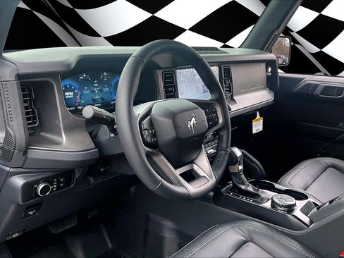 New 2025 Ford Bronco Badlands w/ Sasquatch Package image 6