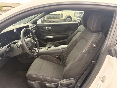 Certified 2025 Ford Mustang Coupe RWD image 8
