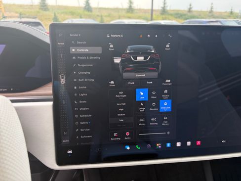 Used 2022 Tesla Model X AWD/4WD image 29